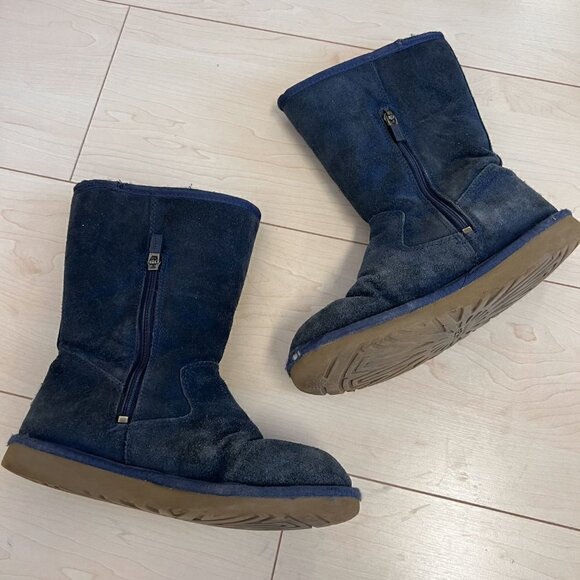 UGG Girls Lil Sunshine Sheepskin Boots Size 4 Blue Suede - Picture 1 of 12